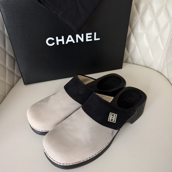 Chanel Black and Cream Clogs - Picture 1 of 16
